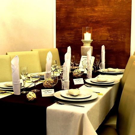 Imperium - Hotel Restauracja Firlej Esterno foto