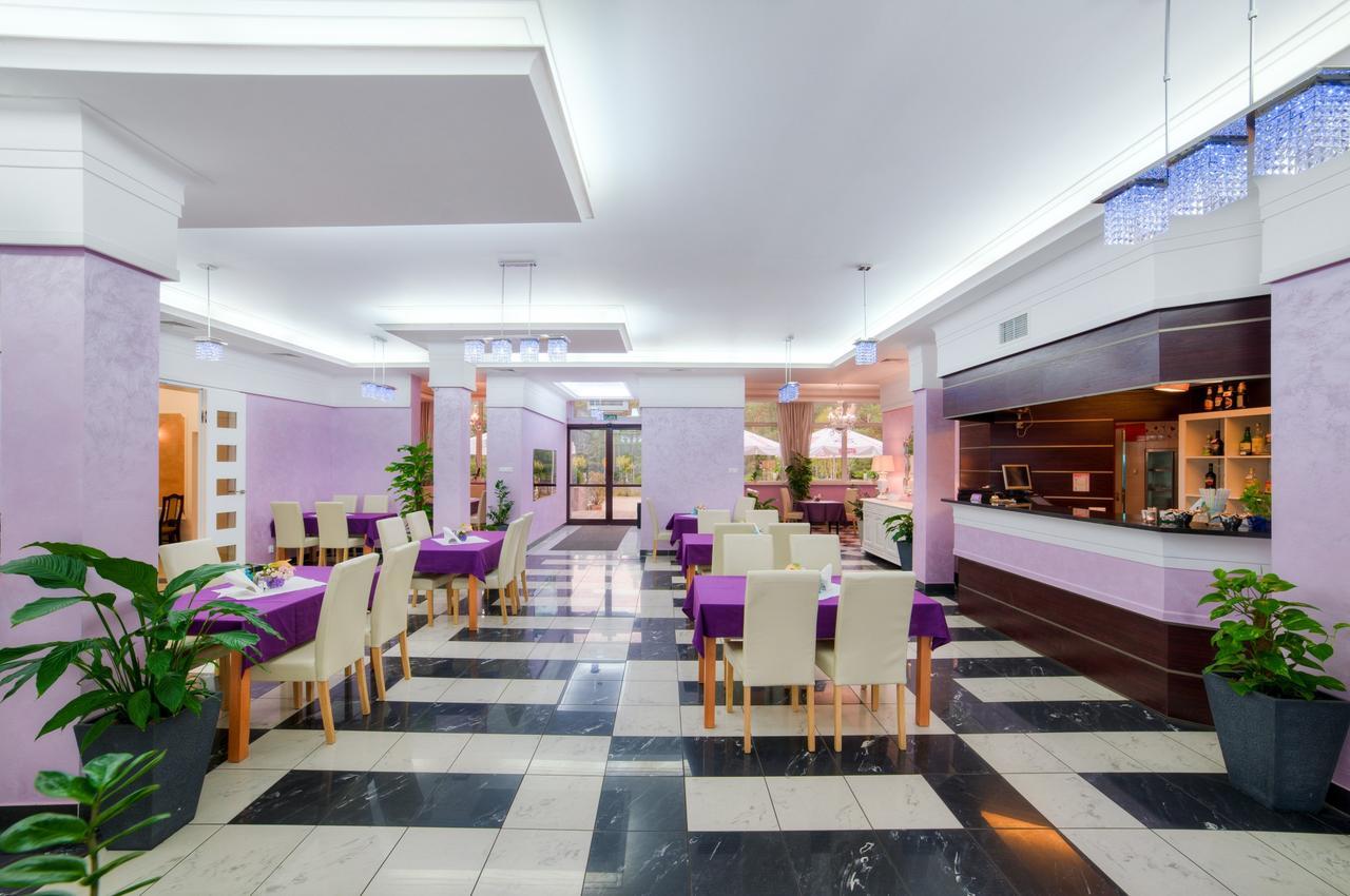 Imperium - Hotel Restauracja Firlej Esterno foto