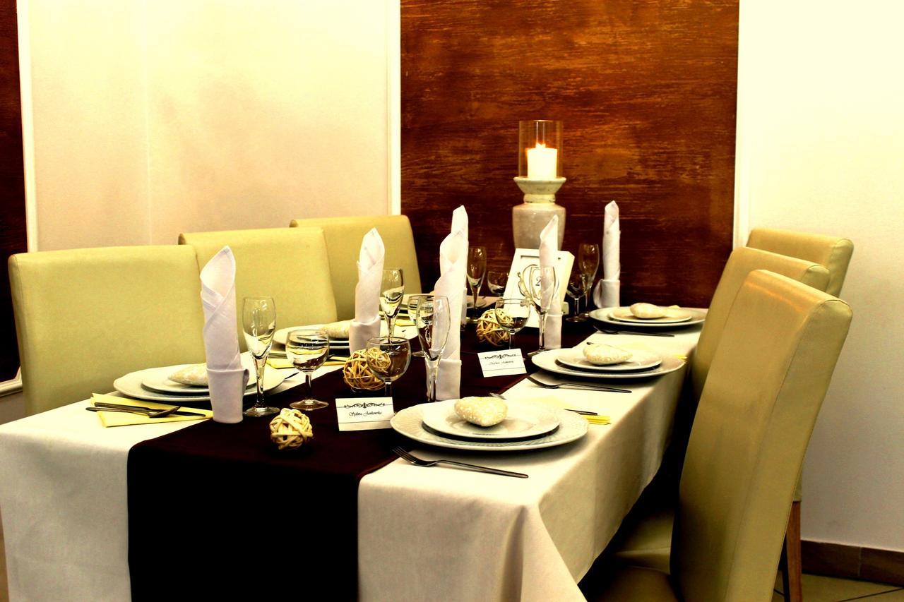 Imperium - Hotel Restauracja Firlej Esterno foto